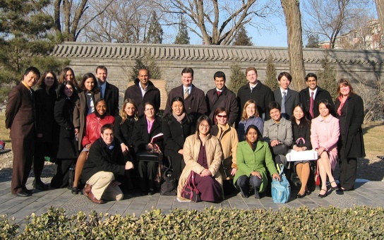 Group photo of Ford School students and faculty lead Ann Lin in China, 2006