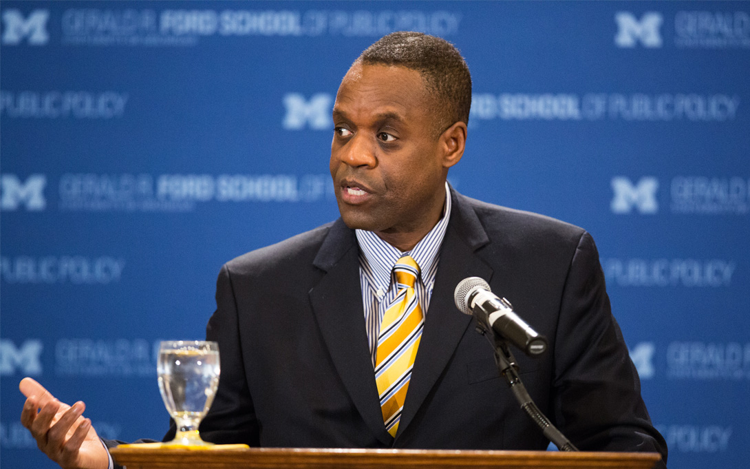 Kevyn Orr at podium