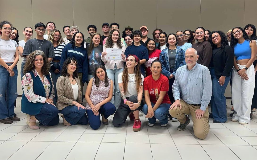 Students, faculty and staff leading the survey administration process in Puerto Rico. Image credit: Laboratorio Puertorriqueño de Opinión Pública