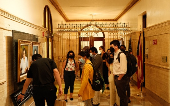 Photo of students touring Puerto Rico’s capitol building