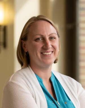 Headshot of Stephanie Leiser